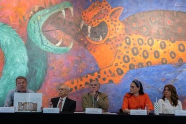 Natio<em></em>nal Library of Anthropology and History director, Baltazar Brito Guadarrama (center), along with Michel Robert Oudijk (far left), Rafael Tena Martínez (second from left), Altagracia Gómez Sierra (second from right), and María Castañeda de la Paz (far right), at the presentation of the Codices of San Andrés Tetepilco.